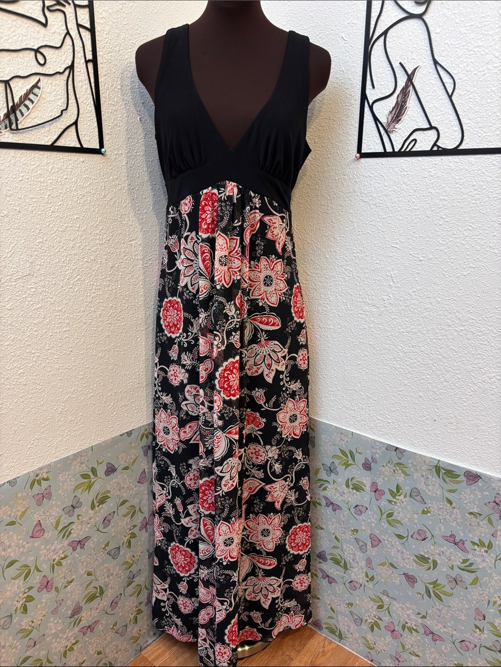 Bisou Bisou black with a white and red floral pattern V-neck maxi dress. Size 12